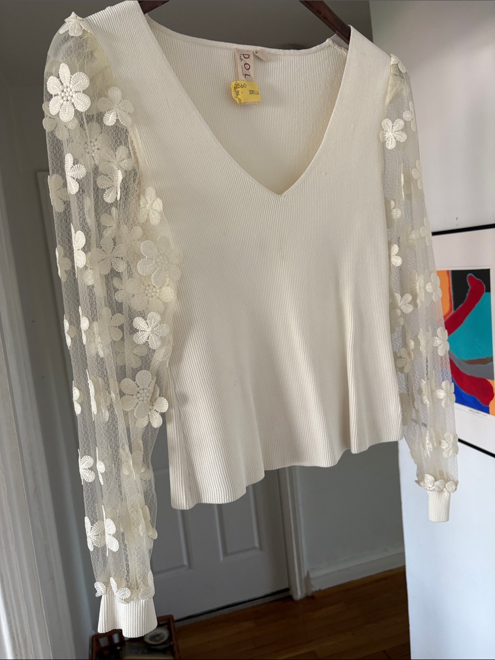 Elegant White Lace Sleeve Top